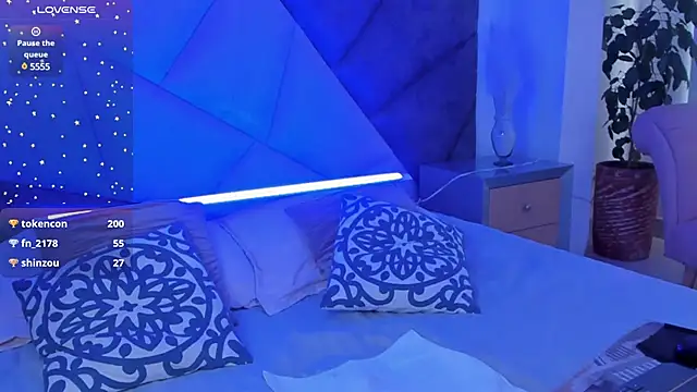 ZaraLim online show from March 2025 06:47:02 PM