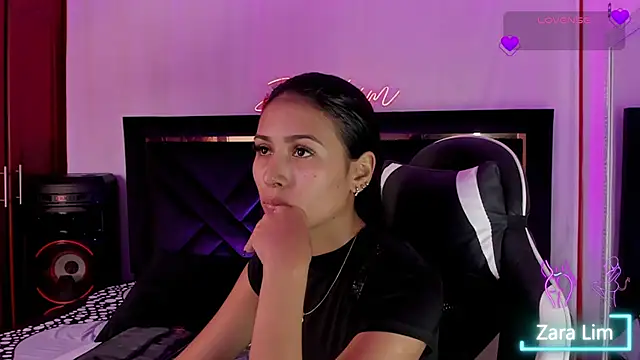 ZaraLim online show from October 2025 04:31:02 PM