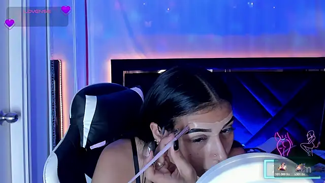 ZaraLim online show from November 2025 09:41:02 PM