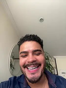Snapshot of thiagowes chatting on July 2026 10:37:01 PM thiagowes online show from July 2026 10:37:01 PM