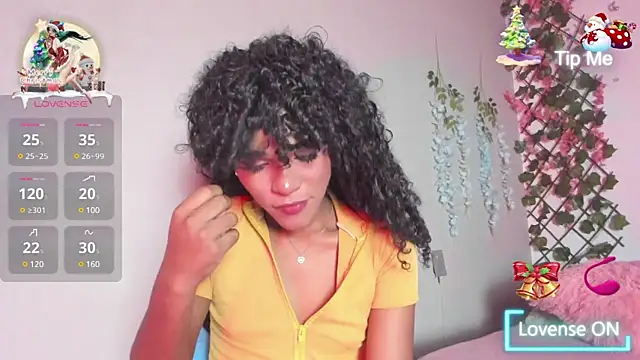 Snapshot of alexaa_cutee chatting on December 2024 03:33:02 AM alexaa cutee online show from December 2024 03:33:02 AM