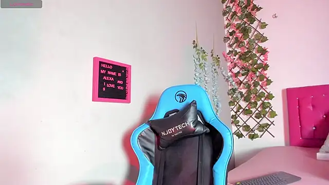 Snapshot of alexaa_cutee chatting on January 2025 03:53:01 AM alexaa cutee online show from January 2025 03:53:01 AM