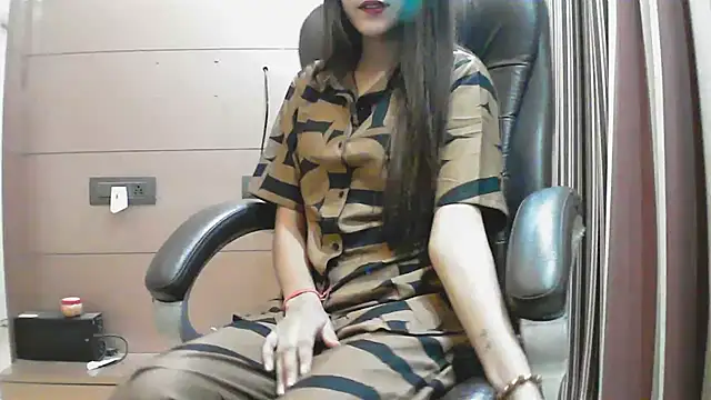 collage hoty online show from October 2025 05:12:02 PM