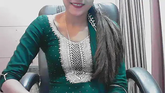 collage hoty online show from October 2025 04:51:01 PM