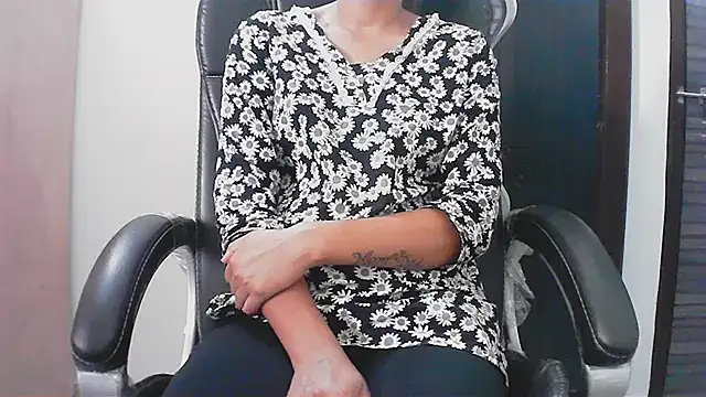 collage hoty online show from April 2026 03:01:02 AM