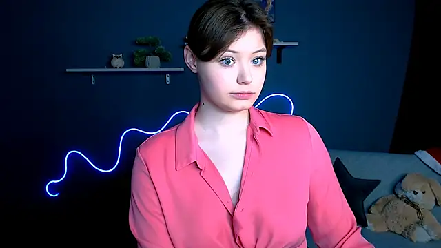 nikole kitt online show from February 2025 08:10:01 PM