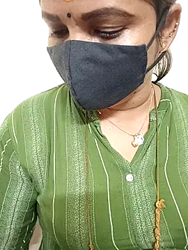 gaurika18 online show from October 2025 12:58:01 PM