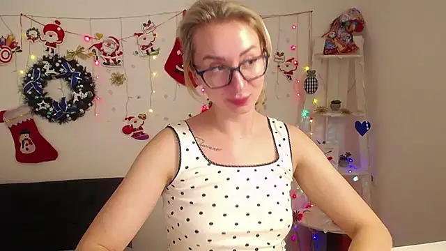 Snapshot of VasilisaSii chatting on January 2025 12:24:01 PM VasilisaSii online show from January 2025 12:24:01 PM