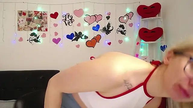 Snapshot of VasilisaSii chatting on February 2025 06:06:02 AM VasilisaSii online show from February 2025 06:06:02 AM