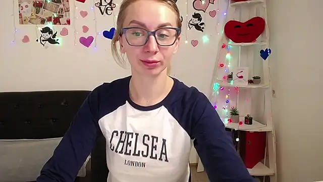 Snapshot of VasilisaSii chatting on March 2025 09:18:02 AM VasilisaSii online show from March 2025 09:18:02 AM