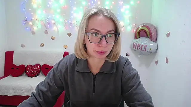 Snapshot of VasilisaSii chatting on September 2025 05:01:02 AM VasilisaSii online show from September 2025 05:01:02 AM