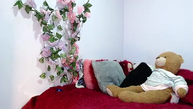 kymmgolden online show from October 2025 12:36:02 PM