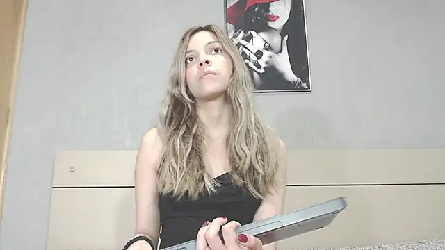 andreau18 online show from January 2025 02:03:01 PM