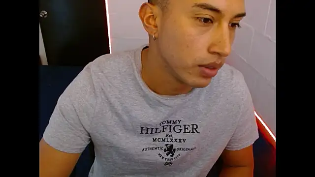 Snapshot of Davixx258 chatting on February 2025 08:17:02 PM Davixx258 online show from February 2025 08:17:02 PM