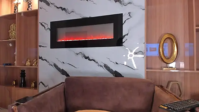 Keila Mendoza online show from November 2025 04:23:02 AM