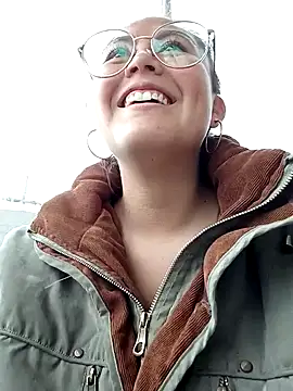 lara moon25 online show from December 2024 09:46:01 PM