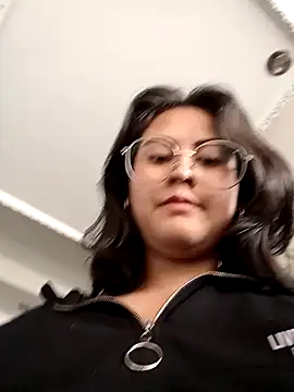 lara moon25 online show from December 2024 06:38:02 PM