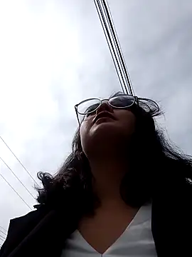 lara moon25 online show from December 2024 07:10:01 PM