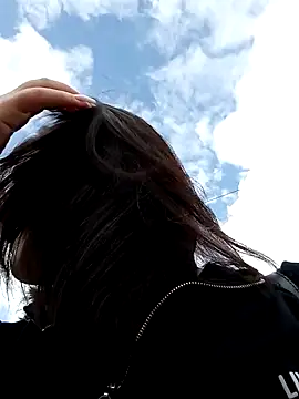 lara moon25 online show from December 2024 08:25:01 PM