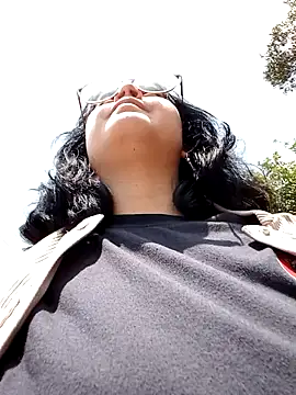 lara moon25 online show from October 2025 04:07:02 PM