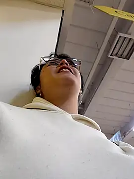 lara moon25 online show from December 2025 07:30:02 PM