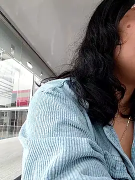 lara moon25 online show from January 2026 08:14:01 PM