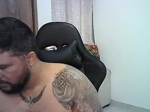 Snapshot of tupapito00 chatting on March 2026 05:01:02 PM tupapito00 online show from March 2026 05:01:02 PM