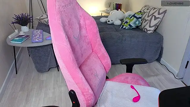 Lill Mary online show from March 2025 06:10:02 AM