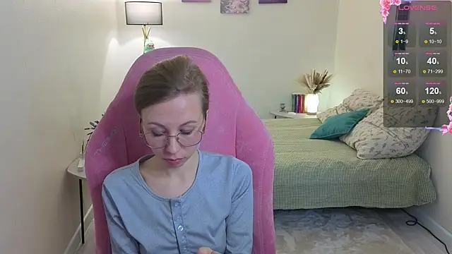 Lill Mary online show from October 2025 02:23:02 AM