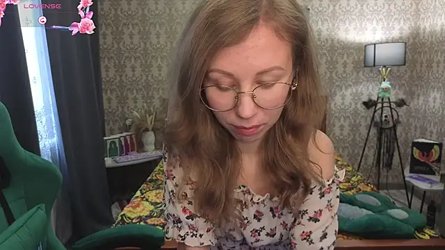 Lill Mary online show from March 2026 03:23:01 AM