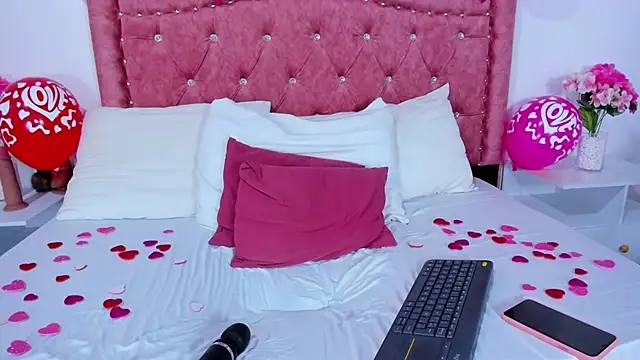 Mia Malkovaa  online show from February 2025 07:23:01 PM