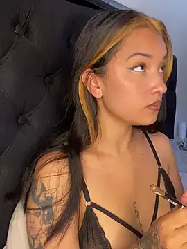 Snapshot of baby_lizy chatting on December 2024 05:07:02 PM baby lizy online show from December 2024 05:07:02 PM