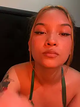 Snapshot of baby_lizy chatting on January 2025 11:56:02 PM baby lizy online show from January 2025 11:56:02 PM