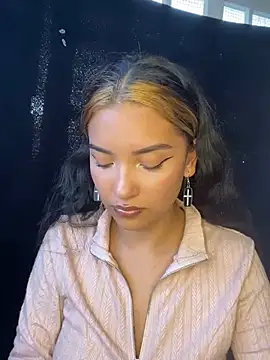 Snapshot of baby_lizy chatting on January 2025 10:03:01 PM baby lizy online show from January 2025 10:03:01 PM