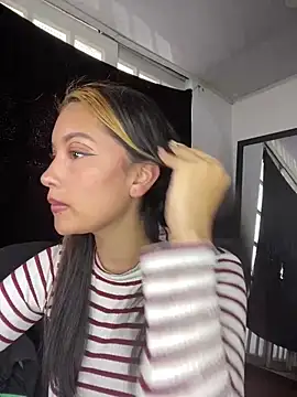 Snapshot of baby_lizy chatting on January 2025 10:34:02 PM baby lizy online show from January 2025 10:34:02 PM