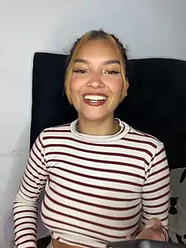 Snapshot of baby_lizy chatting on February 2025 09:14:01 PM baby lizy online show from February 2025 09:14:01 PM