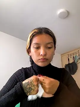 Snapshot of baby_lizy chatting on October 2025 08:18:02 PM baby lizy online show from October 2025 08:18:02 PM