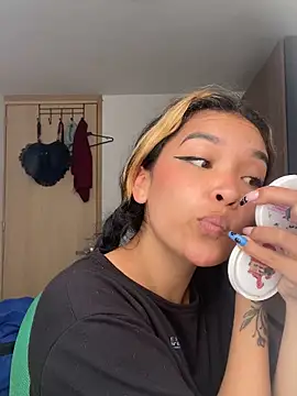 Snapshot of baby_lizy chatting on October 2025 06:07:02 PM baby lizy online show from October 2025 06:07:02 PM