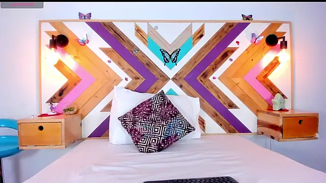 Katia Wilson online show from October 2025 07:53:01 PM