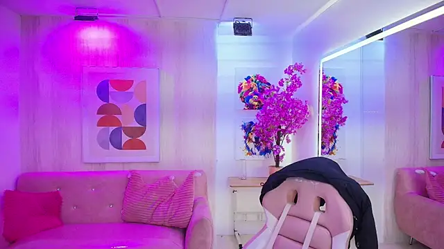 Gabby evanns online show from October 2025 12:12:02 PM