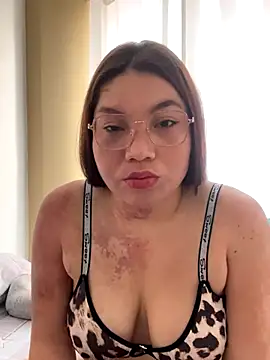 Snapshot of WhiteWomen chatting on September 2025 08:23:02 PM WhiteWomen online show from September 2025 08:23:02 PM