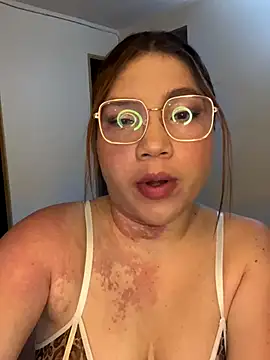 Snapshot of WhiteWomen chatting on October 2025 12:23:01 AM WhiteWomen online show from October 2025 12:23:01 AM