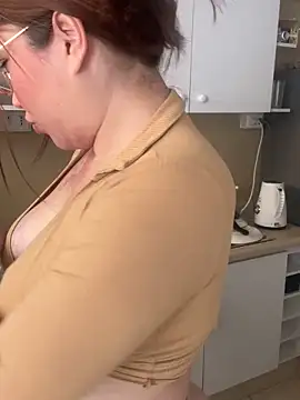 Snapshot of WhiteWomen chatting on November 2025 05:26:01 PM WhiteWomen online show from November 2025 05:26:01 PM