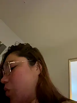 Snapshot of WhiteWomen chatting on November 2025 05:31:02 AM WhiteWomen online show from November 2025 05:31:02 AM