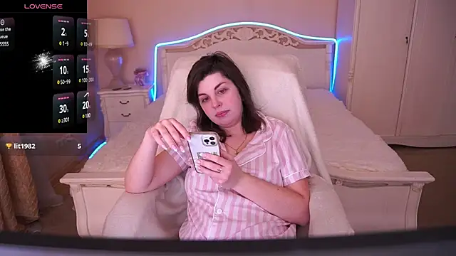 Snapshot of MirandaWong chatting on January 2025 11:11:01 PM MirandaWong online show from January 2025 11:11:01 PM