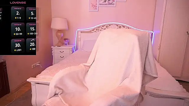 Snapshot of MirandaWong chatting on January 2025 11:51:02 AM MirandaWong online show from January 2025 11:51:02 AM