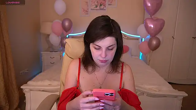 Snapshot of MirandaWong chatting on February 2025 05:15:02 AM MirandaWong online show from February 2025 05:15:02 AM