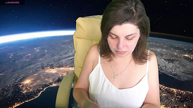 Snapshot of MirandaWong chatting on February 2025 06:49:02 AM MirandaWong online show from February 2025 06:49:02 AM