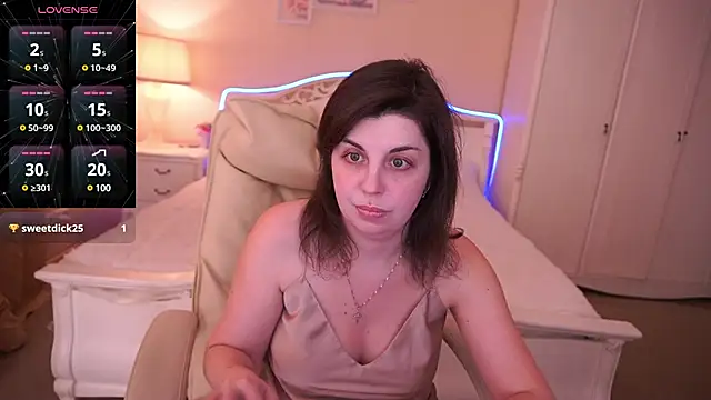 Snapshot of MirandaWong chatting on February 2025 09:53:02 AM MirandaWong online show from February 2025 09:53:02 AM