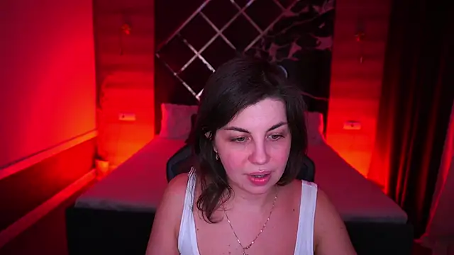 Snapshot of MirandaWong chatting on September 2025 07:15:01 PM MirandaWong online show from September 2025 07:15:01 PM